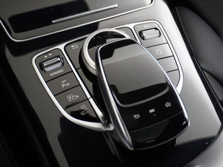 Mercedes-Benz C-Klasse Mercedes-Benz C-Klasse Estate 300e AMG // Burmester // Panoramadak // Distronic // MultiBeam LED // 360 Camera // Carplay // Night pakket - afbeelding nr 35