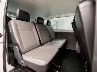 Volkswagen Transporter Volkswagen Transporter Kombi 2.0 TDI L1H1 Comfortline 9 Persoons (APPLE CARPLAY, TREKHAAK, PARKEERSENSOREN, GETINT GLAS, ELEK RAMEN, NIEUWE APK, NIEUWSTAAT) - afbeelding nr 14