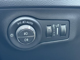 Jeep Compass Jeep Compass 1.3T Night Eagle Liberty Edition | Camera | Climate Control | 19'' Inch - afbeelding nr 17