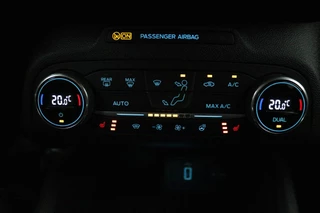 Ford Focus Ford Focus Wagon 1.5 EcoBoost ST Line Business (PARKEERSENSOREN, TREKHAAK, STOELVERWARMING, NAVIGATIE, NL-AUTO) - afbeelding nr 19