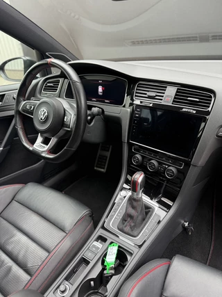 Volkswagen Golf Volkswagen Golf 2.0 TSI GTI TCR|PANO|AKRA|DYNAUDIO|MEMORY|BEARLOCK - afbeelding nr 31