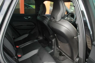 Volvo XC60 Volvo XC60 T8 Recharge AWD R-Design | Panoramadak | Parkeercamera | 20 Inch Velgen | Glossy Black | Keyless - afbeelding nr 16