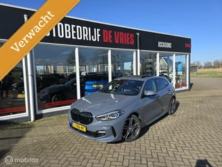 BMW 1 Serie BMW 1-serie 120i M-Sport Pano/Leder/StoelverW/Lane-Assist/NAP - afbeelding nr 1