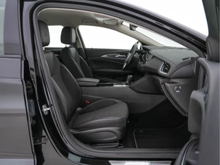 Opel Insignia Opel Insignia Sports Tourer 1.5 Turbo Business Executive Aut. *NAVI-FULLMAP | LEATHER-FABRIC | KEYLESS | DAB+ | SPORT-SEATS  | ECC | PDC | CRUISE | TOWBAR | CARPLAY | 18''ALU* - afbeelding nr 11