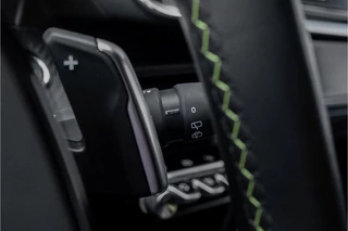 Peugeot 208 Peugeot 208 1.2 PureTech GT-Line 130PK Automaat CarPlay Camera 17