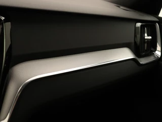 Volvo V60 Volvo V60 B3 AUT(7) PLUS DARK SCHUIFDAK 19INCH GOOGLE MAPS ACC BLIS GETINT - afbeelding nr 32