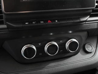 Renault Trafic Renault Trafic 2.0 Blue dCi 150PK T30 L2H1 Advance Automaat Navigatie | Airco | Lichtmetalen velgen | Betimmering | Trekhaak | Camera | Parkeer sensoren | Dab - afbeelding nr 26