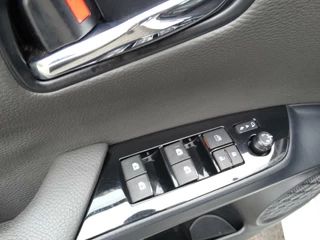 Toyota Prius Toyota Prius 1.8 Executive / Leder / HUD / JBL Dealer ond. - afbeelding nr 21