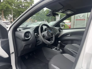 Toyota Aygo Toyota Aygo X 1.0 VVT-i MT Play + Red Pack Apple/Android, Cruise, Voorstoelen verwarmd , All-in Rijklaarprijs - afbeelding nr 5