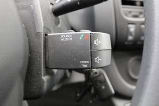 Renault Trafic Renault Trafic 2.0 dCi 120pk L1 H1 Koelwagen Dag en Nacht Airco Navigatie Trekhaak - afbeelding nr 25