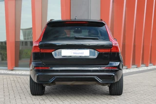 Volvo XC60 Volvo XC60 T8 Recharge AWD R-Design | Panoramadak | Parkeercamera | 20 Inch Velgen | Glossy Black | Keyless - afbeelding nr 4