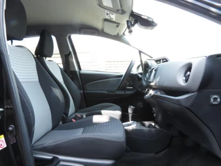 Toyota Yaris Toyota Yaris 1.5 Hybrid Dynamic | NAVI | ACHTERUITRIJCAMERA | KEYLESS ENTRY | CRUISE CONTROL | DEALER ONDERHOUDEN | - afbeelding nr 4