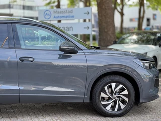 Volkswagen Tiguan Volkswagen TIGUAN 1.5 eTSI DSG Lane ass Drive pilot CarPlay 150 PK Keyless Camera Sfeerverlichting Life edition Direct leverbaar - afbeelding nr 58