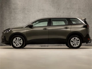 Peugeot 5008 (APPLE CARPLAY, GROOT NAVI, PARKEERSENSOREN, LANE ASSIST, SPORTSTOELEN, TREKHAAK, CRUISE, DRAADLOZE TELEFOONLADER, NIEUWE APK, NIEUWSTAAT) - afbeelding nr 2