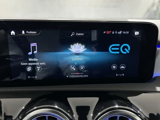 Mercedes-Benz A-Klasse Mercedes-Benz A-Klasse 250e AMG// Panoramadak // Memory // MultiBeam LED // Keyless // Magno Grijs // Augmented - afbeelding nr 19