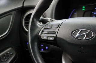 Hyundai Kona Hyundai Kona Electric Premium 64 kWh - Carplay, Camera, Leer, Stoelverw. - afbeelding nr 16