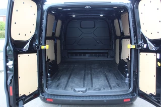Ford Transit Custom Keurige nette en luxe Ford Transit Custom, slechts 47.000km !. Airco, schuifdeur li+re, LM wielen, stoel-, spiegel- en voorraamverw., side en lane assist, 3-zits, navigatie, telefoonvoorb., camera, pdc v+a, cruise cntrl etc. - afbeelding nr 28