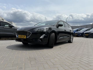 Ford Focus Ford Focus Wagon 1.0 EcoBoost Titanium Wagon | Winter Pack | Adaptive cruise control | Camera | Navigatie | 17 inch | Reservewiel - afbeelding nr 5