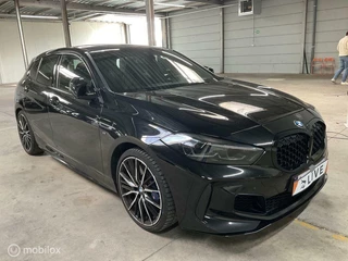 BMW 1 Serie BMW 1-serie M135i xDrive High Executive Bucket Seats Panodak Harman Kardon Etc - afbeelding nr 2