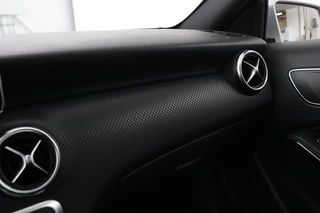 Mercedes-Benz A-Klasse Mercedes-Benz A-klasse 180 Urban | Stoelverwarming | Full LED |  Navigatie | Park Assist | Cruise control | Airco | Half leder | Sportstoelen - afbeelding nr 20