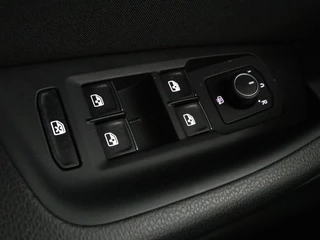 Volkswagen Passat Volkswagen Passat 1.4 TSI PHEV GTE Business | Adaptive cruise |  Camera | Carplay | Stoelverwarming | Massage | Navigatie | Full LED - afbeelding nr 36