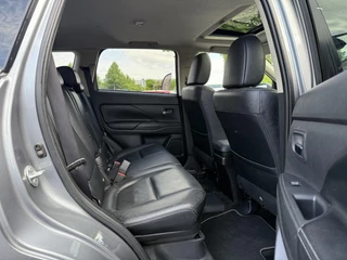 Mitsubishi Outlander Mitsubishi Outlander 2.0 PHEV Instyle 2e Eigenaar,Navi,Schuifdak,Camera,Stoelverwarming,Leder,Clima,Cruise,Pdc V+A,Nieuwe Apk bij Aflevering - afbeelding nr 9