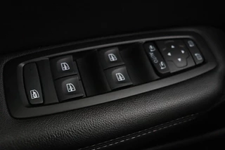 Renault Mégane Renault Mégane 1.3 TCe Bose | Trekhaak | Camera | Navigatie |  Keyless | Massage | Carplay | Dodehoek detectie | Climate control | Cruise control - afbeelding nr 26