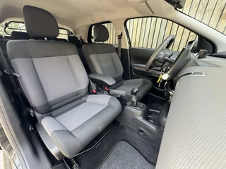 Citroën C4 Cactus Citroen C4 Cactus 1.2 PureTech Shine 110pk Navigatiesysteem | Climate control | Cruise control | Multifunctioneel stuurwiel | Trekhaak | Isofix | Getint glas | Inparkeerhulp | Parkeersensoren voor en achter | Achteruitrijcamera - afbeelding nr 35