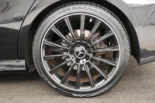 Mercedes-Benz A-Klasse Mercedes-Benz A-klasse 200 AMG | Panoramadak | Carplay |  Stoelverwarming | Keyless | Leder/Alcantara | Camera | Sfeerverlichting | Widescreen | Full LED - afbeelding nr 31