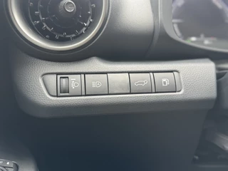 Toyota C-HR Dodenhoekdetectie, Navigatie, Parkeersensoren V + A , All-in Rijklaarprijs - afbeelding nr 24