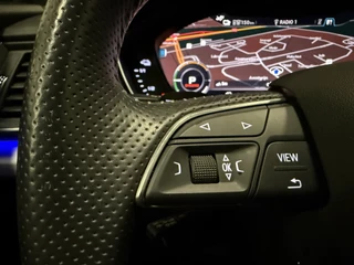 Audi Q5 Audi Q5 55 TFSI e quattro Competition 367PK S-Line PANO/LUCHTVERING/TREKHAAK/360CAMERA/MASSAGE/KEYLESS/MATRIX/VIRTUAL/CARPLAY/SFEER/19