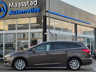 Ford Focus Ford Focus Wagon 1.0 Automaat Dealeronderhouden Volle opties Stuurverwarming Parkeerhulp+sensoren Cruise Navigatie Bluetooth - afbeelding nr 4