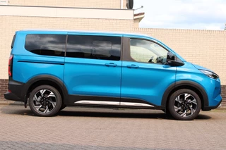 Ford Tourneo Custom Ford Tourneo Custom 2.5 PHEV Active | Panoramadak | B&O | Trekhaak | Led | 8P | BLIS - afbeelding nr 2