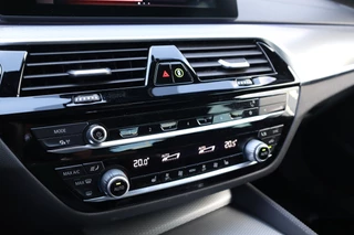 BMW 5 Serie Harman Kardon / Leder Dashboard / Camera / 19inch - afbeelding nr 22