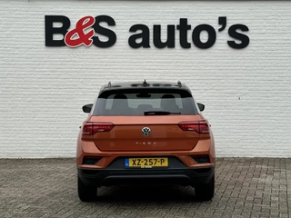 Volkswagen T-Roc Volkswagen T-Roc 1.0 TSI Adaptive cruise Lane assist Stoelverwarming Media player Clima - afbeelding nr 17