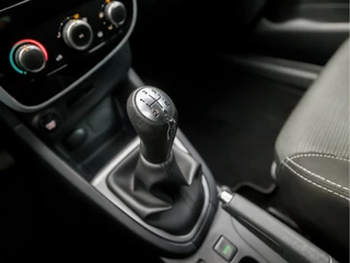 Renault Clio (NAVIGATIE, GETINT GLAS, BASS REFLEX, PARKEERSENSOREN, SPORTSTOELEN, LM VELGEN, PARKEERSENSOREN, CRUISE, NIEUWE APK, NIEUWSTAAT) - afbeelding nr 10