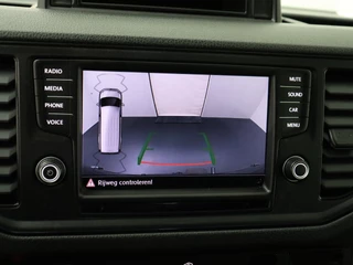 Volkswagen Crafter Volkswagen Crafter 2.0TDI 140PK L3H3 | 3000Kg Trekhaak Afneembaar | Camera | Airco | Betimmering | 3-Persoons - afbeelding nr 17