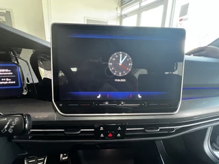 Volkswagen Golf Volkswagen Golf 1.5 eTSI Edition 50 / Panoramadak / HUD / ACC / Matrix LED - afbeelding nr 10