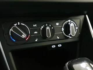 Volkswagen Polo Volkswagen Polo 1.0 TSI Life Automaat Navigatie Digitale Cockpit Airco Parkeer sensoren V+A LED Lichtmetalen Velgen - afbeelding nr 19