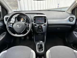 Toyota Aygo Toyota Aygo 1.0 VVT-i x-joy | 15'' velgen | Camera | Carplay - afbeelding nr 5