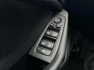 BMW 1 Serie BMW 1-serie 120i Shadow line 178 pk | Stoelverwarming | Carplay | - afbeelding nr 27