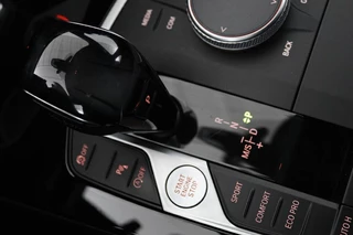 BMW 1 Serie BMW 1-serie 116i High Executive | M Sport | Leder |  Stoelverwarming | Carplay | Full LED | Sportstoelen | Navigatie | Climate control | Live Cockpit | Parkeerhulp | Cruise control - afbeelding nr 19