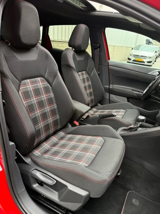 Volkswagen Polo Volkswagen Polo 2.0 TSI GTI|Pano|Camera|Virtual|Dodehoek| - afbeelding nr 17