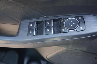 Ford Kuga Ford Kuga 2.5 PHEV ST-Line X 225PK Adaptieve Cruise Winterpack B&O Blind-Spot Navi Climate Privacy Glass Keyless Full-LED *1500KG Trekgewicht* - afbeelding nr 20