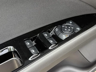 Ford Mondeo Ford Mondeo Wagon 2.0 IVCT HEV Titanium 187pk Cruise Control | Navigatie | Apple Carplay / Android Auto | Climate control | Extra Winterbanden set! - afbeelding nr 32