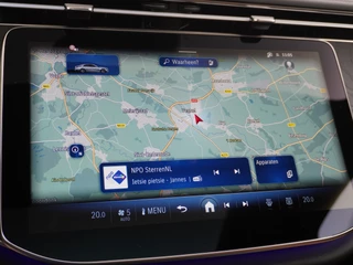 Mercedes-Benz E-Klasse Mercedes-Benz E-Klasse 300e AMG // Burmester 4D // Panoramadak // Headup // Distronic // Leder // Memory // 360 Camera // Stoelventilatie // Keyless - afbeelding nr 31