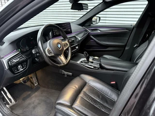 BMW 5 Serie BMW 5-serie 530e xDrive High Executive M Sport Schuifdak HUD Trekhaak Soft-Close Laser LED Harman Kardon Active Cruise Control Nappa Leder - afbeelding nr 5