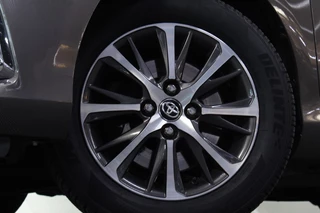 Toyota Yaris Toyota Yaris 1.5 Hybrid Y20 LUXE UITV. 2eEIG! NAV CAMRA STOELVW ECC '19 - afbeelding nr 4