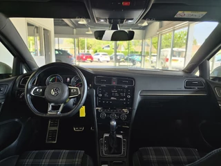 Volkswagen Golf Volkswagen Golf 1.4 TSI PHEV GTE / Dealer Onderhouden / Stoelverwarming / LED Koplampen - afbeelding nr 4