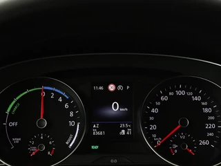Volkswagen Passat Volkswagen Passat 1.4 TSI PHEV GTE Business | Adaptive cruise |  Camera | Carplay | Stoelverwarming | Massage | Navigatie | Full LED - afbeelding nr 35